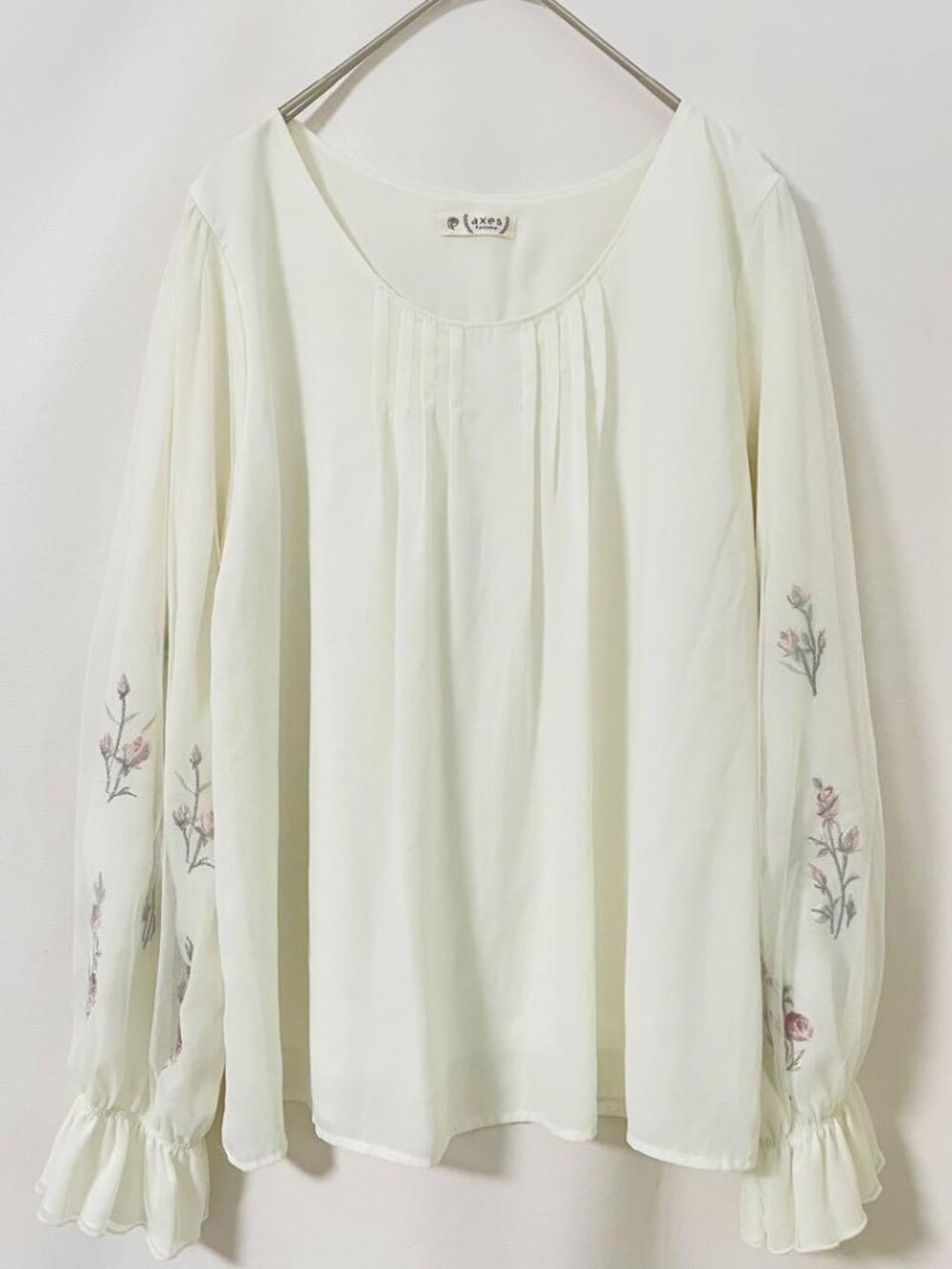 Femme Floral Embroidered Blouse With Ruffled Sleeves Size M White